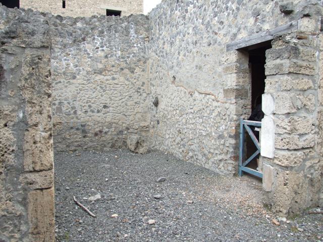 I.9.3 Pompeii. March 2009. Room 3. South wall.