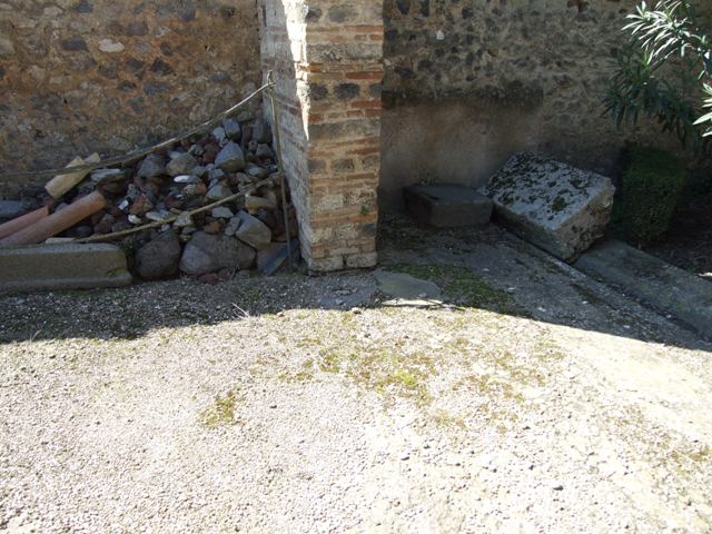 I.9.5 Pompeii. March 2009. Room 12. West wall of north portico.