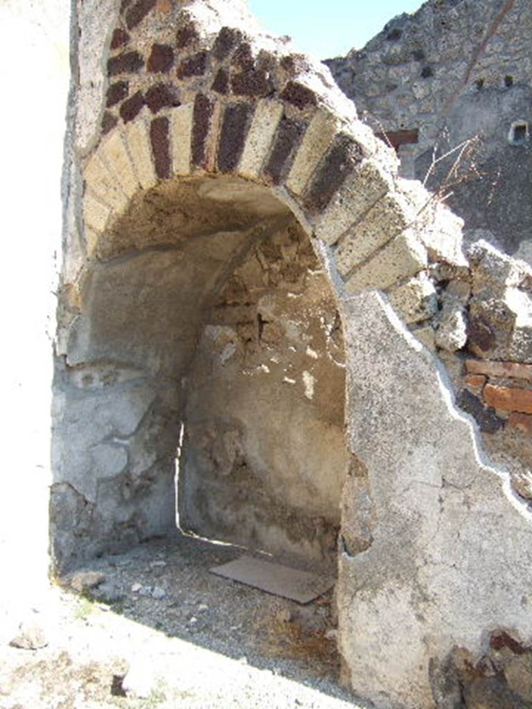 I.9.10 Pompeii. September 2005. North-west corner of atrium.