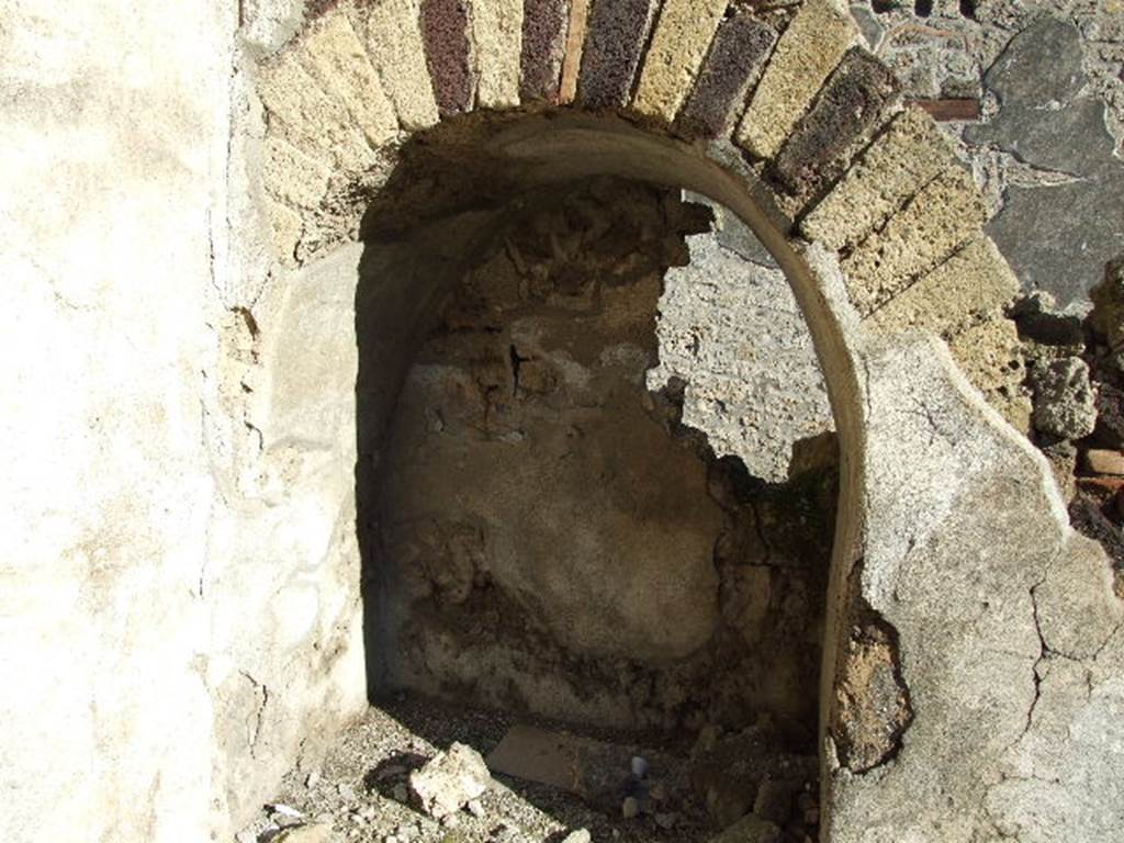 I.9.10 Pompeii. September 2005. Looking west across atrium towards south-west corner.