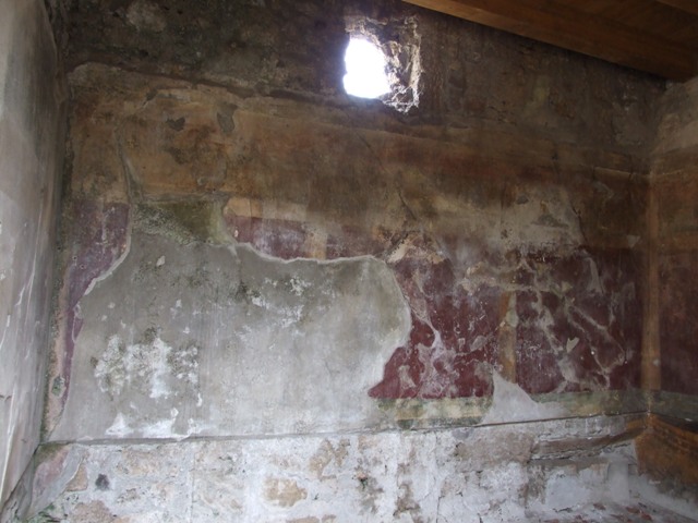 I.9.14 Pompeii. March 2009. Room 8. Atrium. Looking north to doorway to room 9, Tablinum window, and corridor to rear.