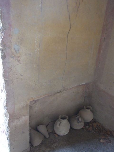 I.10.7 Pompeii. March 2009. .  Room 3.    Cubiculum.  Lion. Grondaia or antefisse fittili  (rainwater spouts for gutters).