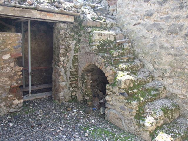 I.10.8 Pompeii.  March 2009.  Room 6.