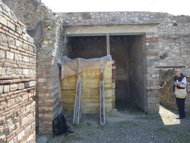 I.10.8 Pompeii. March 2009. Room 5. Cupboard under stairs.
