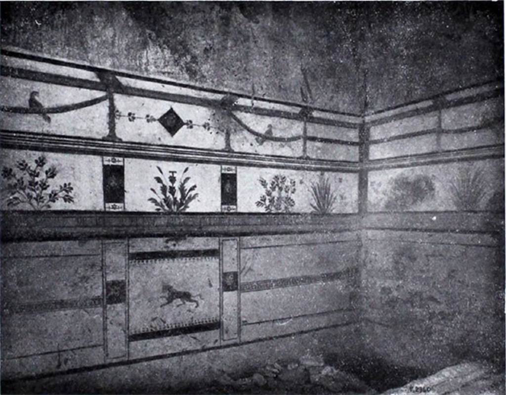I.10.8 Pompeii. 1934. Room 8, east wall of tablinum with paintings of birds, plants, gorgon masks and panther.
See Notizie degli Scavi di Antichit�, 1934, p. 313, fig. 26.
