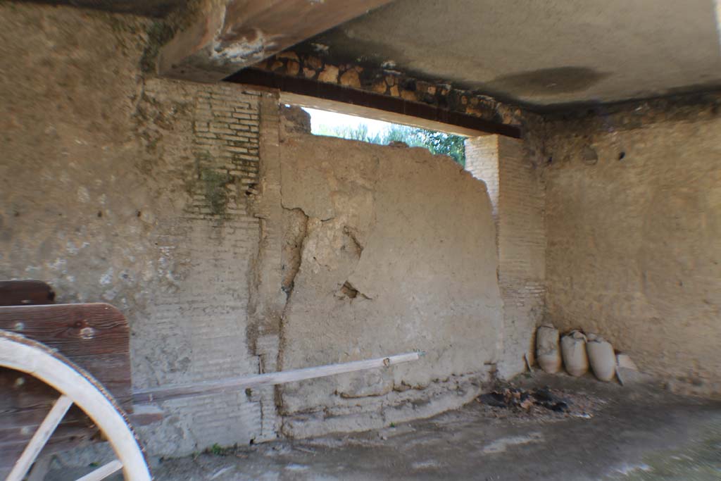 I.10.14 Pompeii. May 2006. Iron ring fitting.