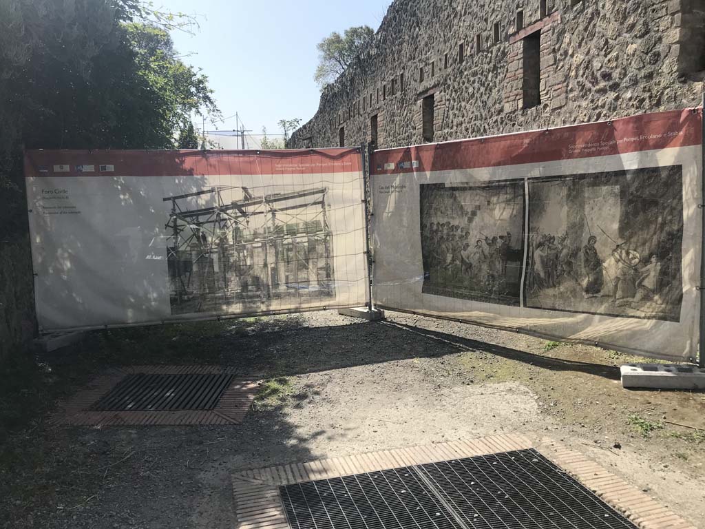 I.10.15 Pompeii. September 2005. Entrance.