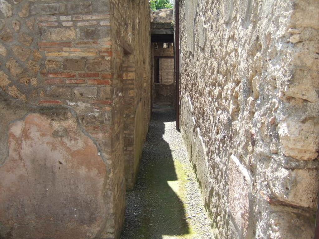 I.10.15 Pompeii. March 2009. Room to south of entrance.