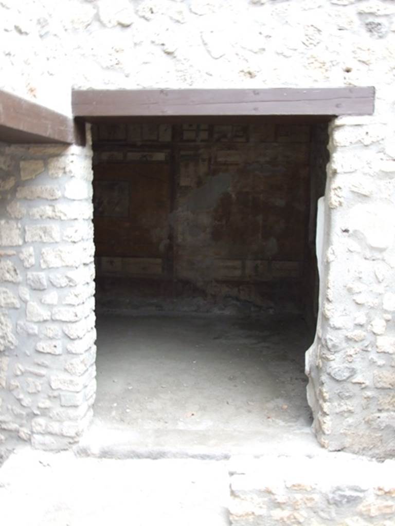 I.11.6 Pompeii. March 2009. Doorway to room 7, triclinium. Doorway on east side of garden area.