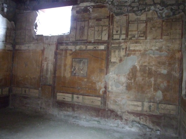 I.11.6 Pompeii. March 2009. Room 7, wall painting of the Judgement of Paris, from north wall of triclinium. See Bragantini, de Vos, Badoni, 1981. Pitture e Pavimenti di Pompei, Parte 1. Rome: ICCD. Page 154.

