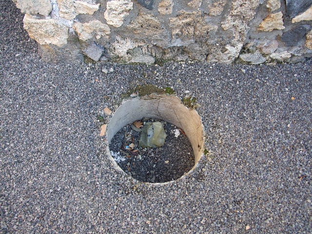 I.11.13 Pompeii. September 2005. Room on south side of entrance corridor.