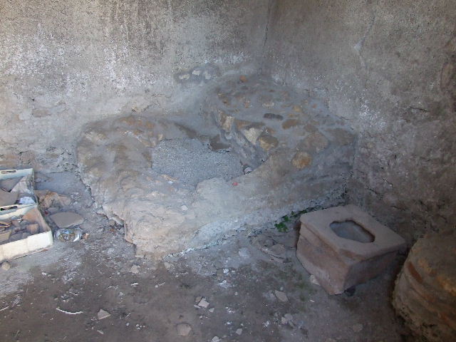 I.11.13 Pompeii. December 2006. Looking east into triclinium? with recess and window onto garden, on north-east side of atrium.