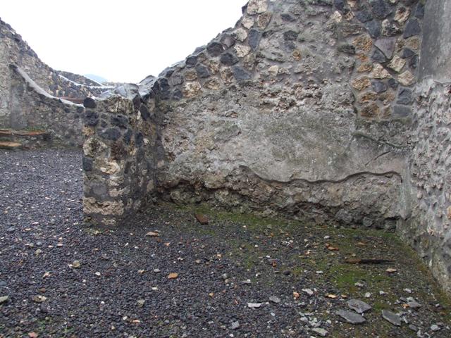 I.11.15 Pompeii. December 2007. Doorway to room 8, large oecus on north side of atrium, looking north.