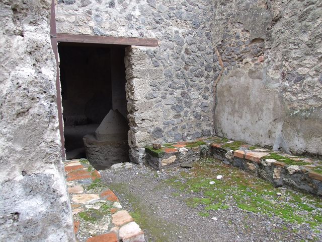 I.12.1 and I.12.2 Pompeii. December 2004. Looking south into room 4, from room 1.