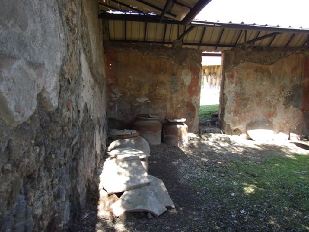 I.12.8 Pompeii. March 2009. Room 9. Peristyle garden. Looking north.