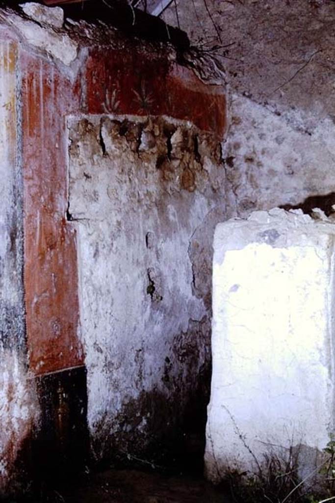 I.12.8 Pompeii, 1968. Room 9, north wall in north-east corner of peristyle garden, and doorway to room 12.
Photo by Stanley A. Jashemski.
Source: The Wilhelmina and Stanley A. Jashemski archive in the University of Maryland Library, Special Collections (See collection page) and made available under the Creative Commons Attribution-Non-Commercial License v.4. See Licence and use details.
J68f1274