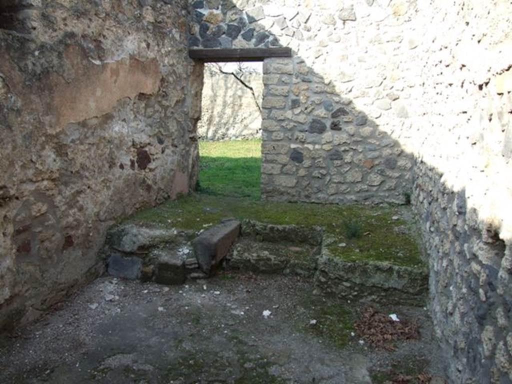 I.12.9 Pompeii. December 2007. Niche in north-west corner of atrium, or tablinum area. According to PPP, it was the tablinum that had the niches on its west wall. See Bragantini, de Vos, Badoni, 1981. Pitture e Pavimenti di Pompei, Parte 1. Rome: ICCD. (p.176, 112090503)