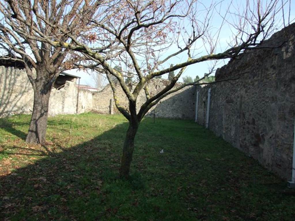1.12.14 Pompeii. December 2007. Looking west to entrance doorway.