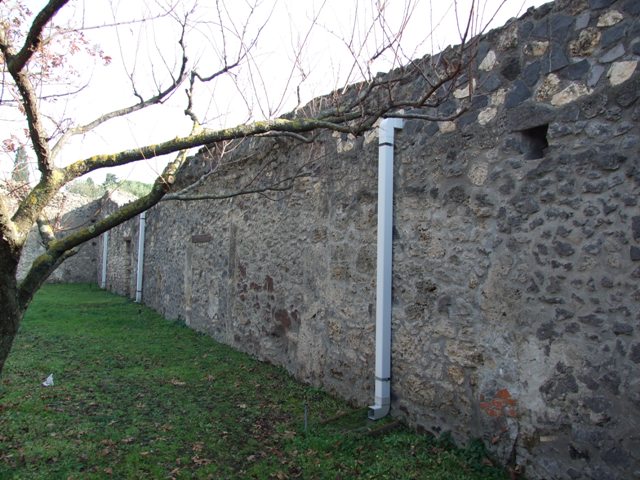 1.12.14 Pompeii. December 2007. Blocked entrances on west wall.