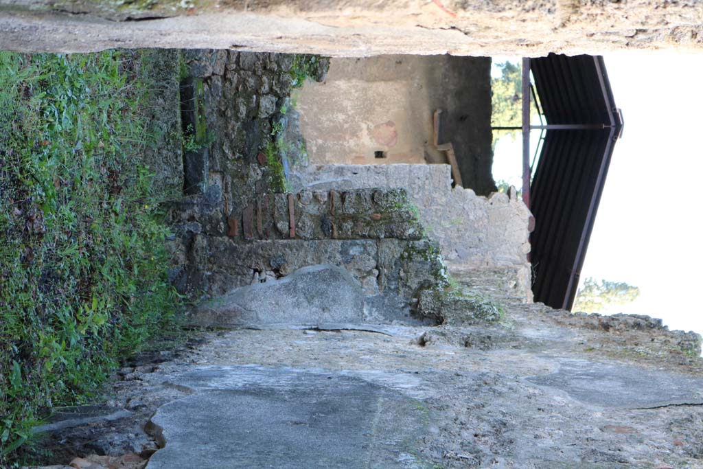 I.12.15 Pompeii. March 2009. Room 5, cistern opening with terracotta dolium being used as a puteal.
