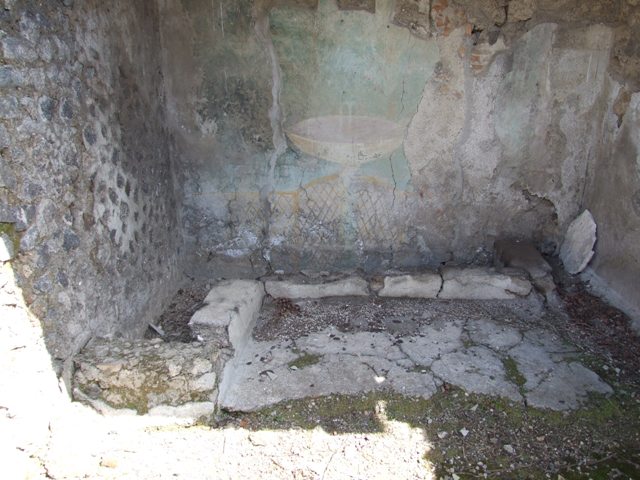 I.12.16 Pompeii. March 2009. Room 1, east side of atrium. Looking north-west towards doorways to rooms 3, 4 and 6.