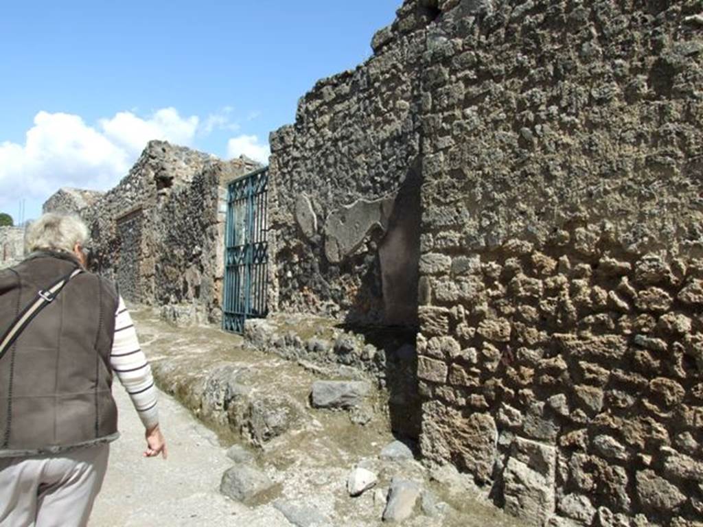 I.12.16 Pompeii. March 2009. Room 2, large recess in south-east corner.

