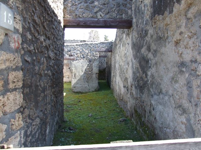 I.13.15 Pompeii. March 2009.  Doorway to Room on north side of entrance.  Looking west.