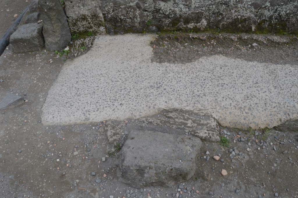I.15.1 Pompeii. March 2019. Pavement at east corner of Insula on Via di Castricio.
Foto Taylor Lauritsen, ERC Grant 681269 DÉCOR.