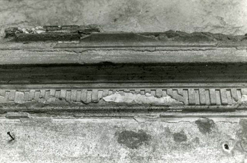 I.15.3 Pompeii. 1979. Room 4. House of Ship Europa, W cubiculum, detail of execution on N wall. Photo courtesy of Anne Laidlaw.
American Academy in Rome, Photographic Archive. Laidlaw collection _P_79_1_12.