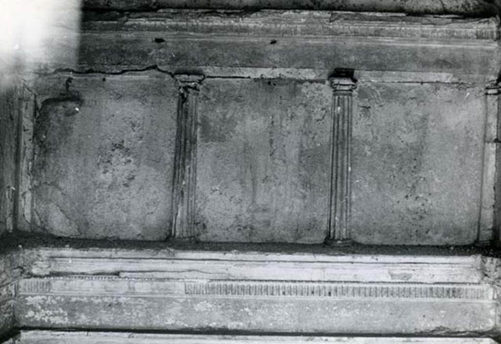 I.15.3 Pompeii. 1966. Room 4. House of Ship Europa, cubiculum to E of fauces, N wall.
Photo courtesy of Anne Laidlaw.
American Academy in Rome, Photographic Archive. Laidlaw collection _P_66_2_12.