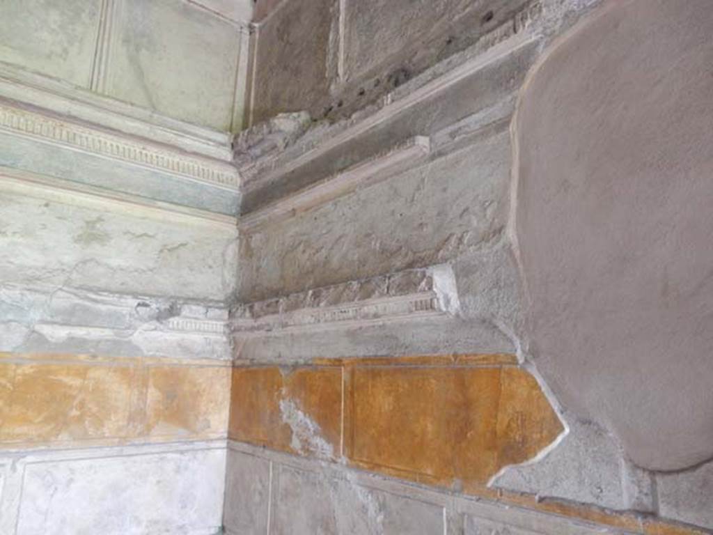 I.15.3 Pompeii. May 2015. Room 4. North-east corner and east wall.
Photo courtesy of Buzz Ferebee.