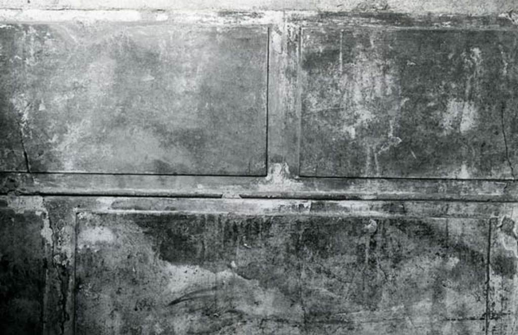 I.15.3 Pompeii. 1972. Room 4. House of Ship Europa, E cubiculum, right E wall. Photo courtesy of Anne Laidlaw.
American Academy in Rome, Photographic Archive. Laidlaw collection _P_72_16_11.