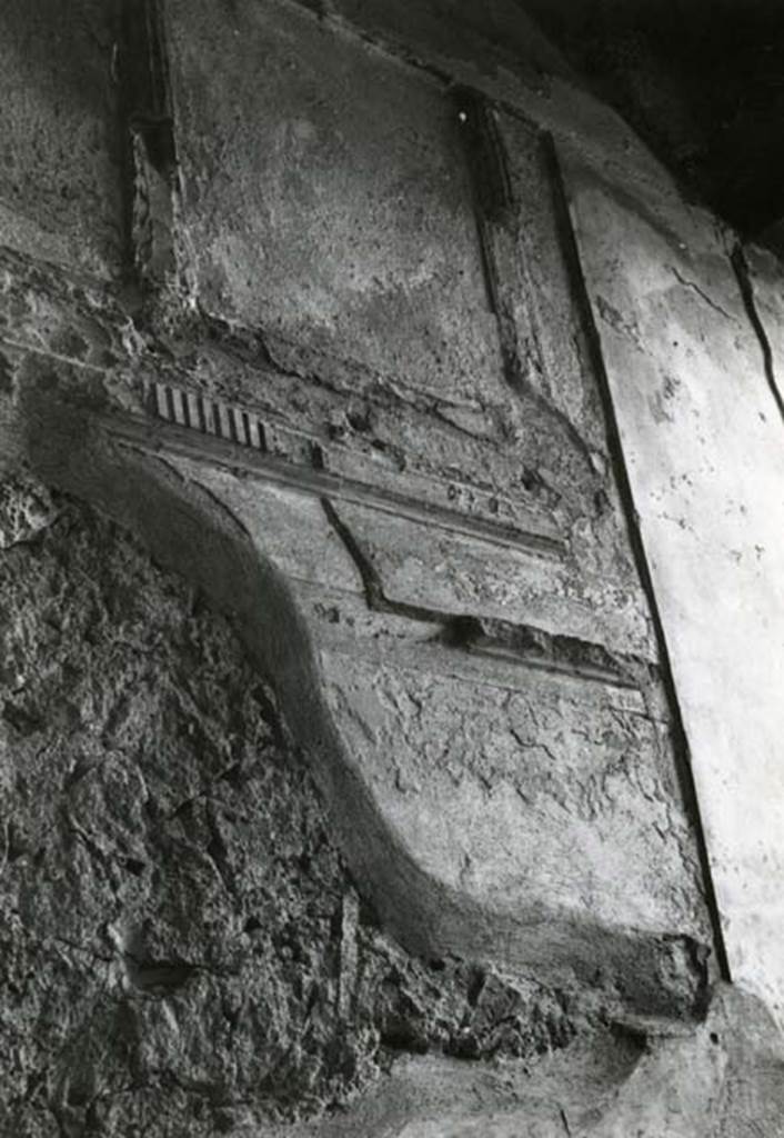 I.15.3 Pompeii. 1968. Room 4. House of Ship Europa, E cubiculum (colonnettes), right E wall, right side. Photo courtesy of Anne Laidlaw.
American Academy in Rome, Photographic Archive. Laidlaw collection _P_68_3_30.