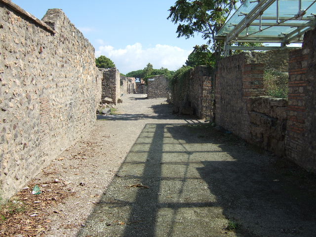 I.16.5 Pompeii. September 2005. Entrance doorway.