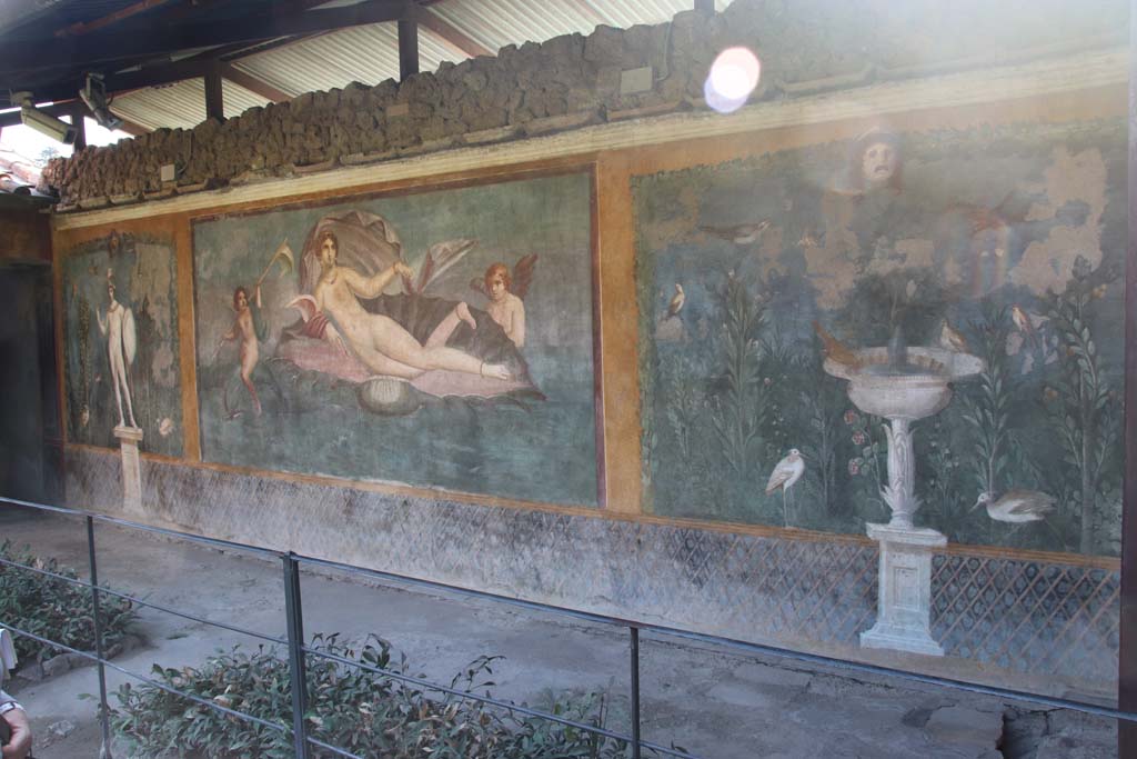 II.3.3 Pompeii. December 2006. Room 11, west panel of south wall of peristyle. Detail of wall painting of heron.
