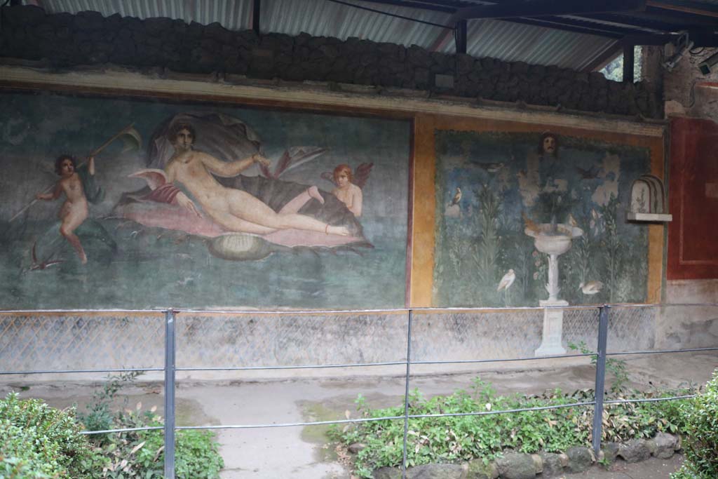 II.3.3 Pompeii. December 2006. Room 11, west panel of south wall of peristyle. Detail of wall painting of a bird in flight.
