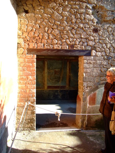 II.3.3 Pompeii. December 2005. Cubiculum. South wall.
