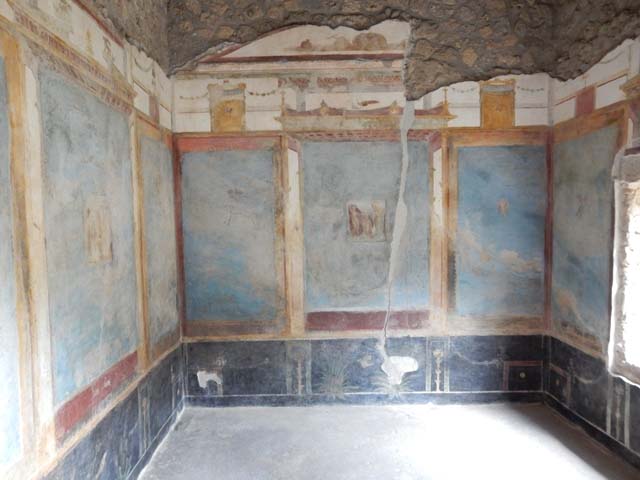 II.3.3 Pompeii. March 2009. Room 10, Upper South wall.