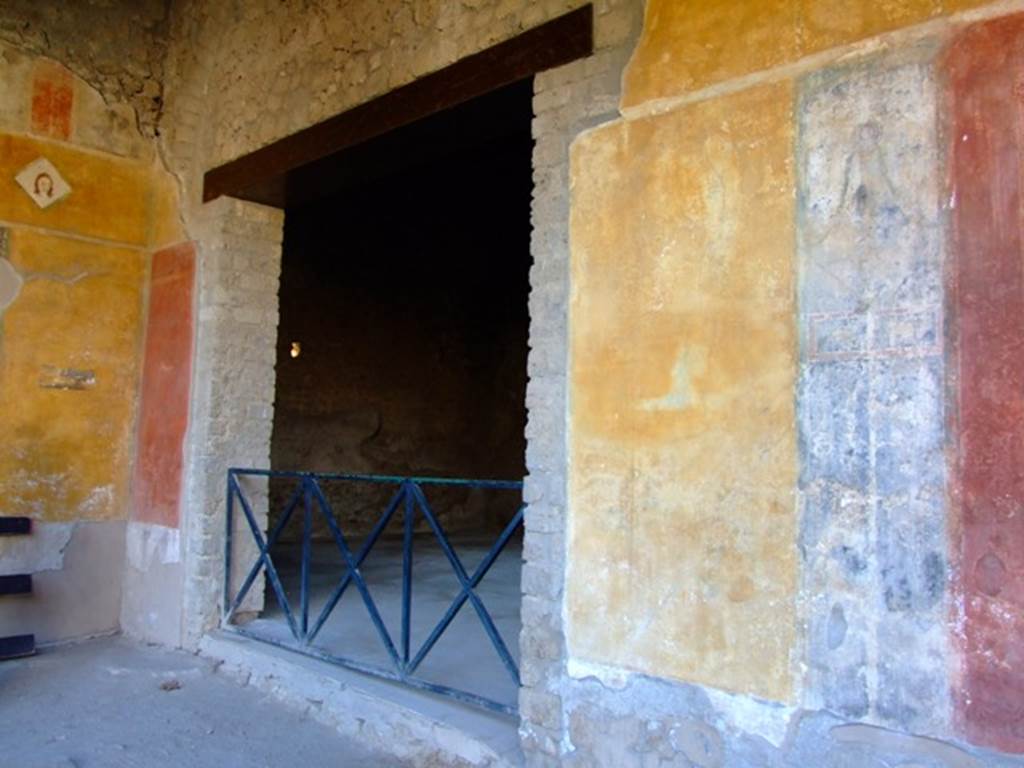 II.3.3 Pompeii. March 2009. Second doorway to room 5 from room 11, north portico.