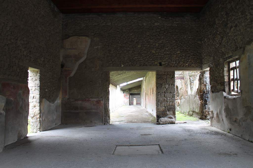 II.4.3. Pompeii. March 2014. Looking towards south side of atrium.
Foto Annette Haug, ERC Grant 681269 DÉCOR.