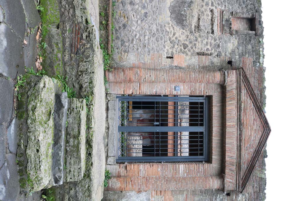 II.4.6 Pompeii. December 2006. Doorway to Apodyterium.