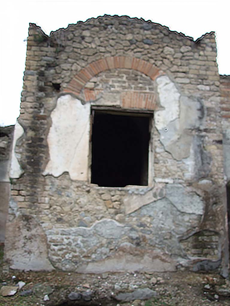 II.4.6 Pompeii. December 2006.
Looking north towards a window of the baths’ area on the west side of the latrine.