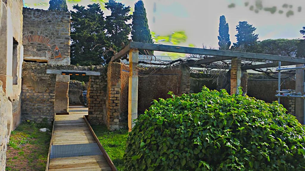 II.4.6 Pompeii. 2017/2018/2019.
Looking east across garden area from south side of baths’ area. Photo courtesy of Giuseppe Ciaramella.
