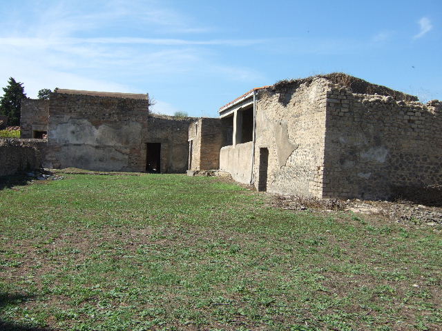 II.4.8 Pompeii. March 2009. Small room or stall to south of entrance.