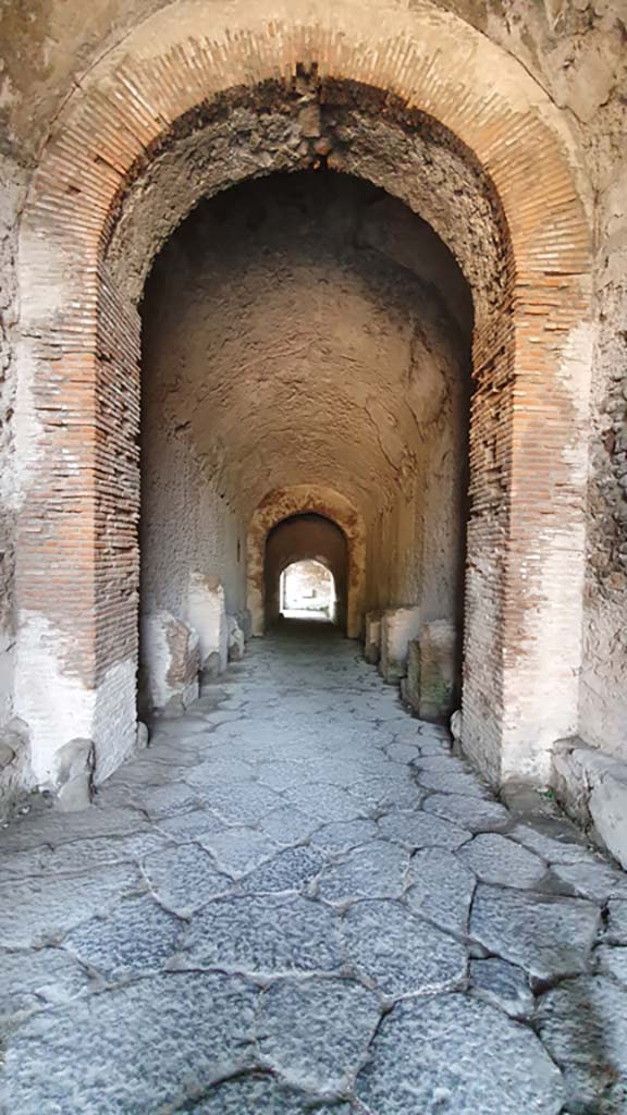II.6 Pompeii. July 2021. 
Looking along corridor at south end of arena from entrance on west side.
Foto Annette Haug, ERC Grant 681269 DÉCOR.
