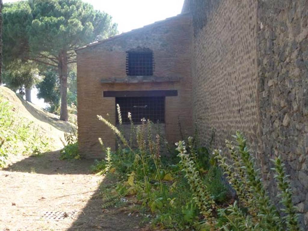 II.7.1 Pompeii. Palaestra. June 2012. Latrine building to south of II.7.1.