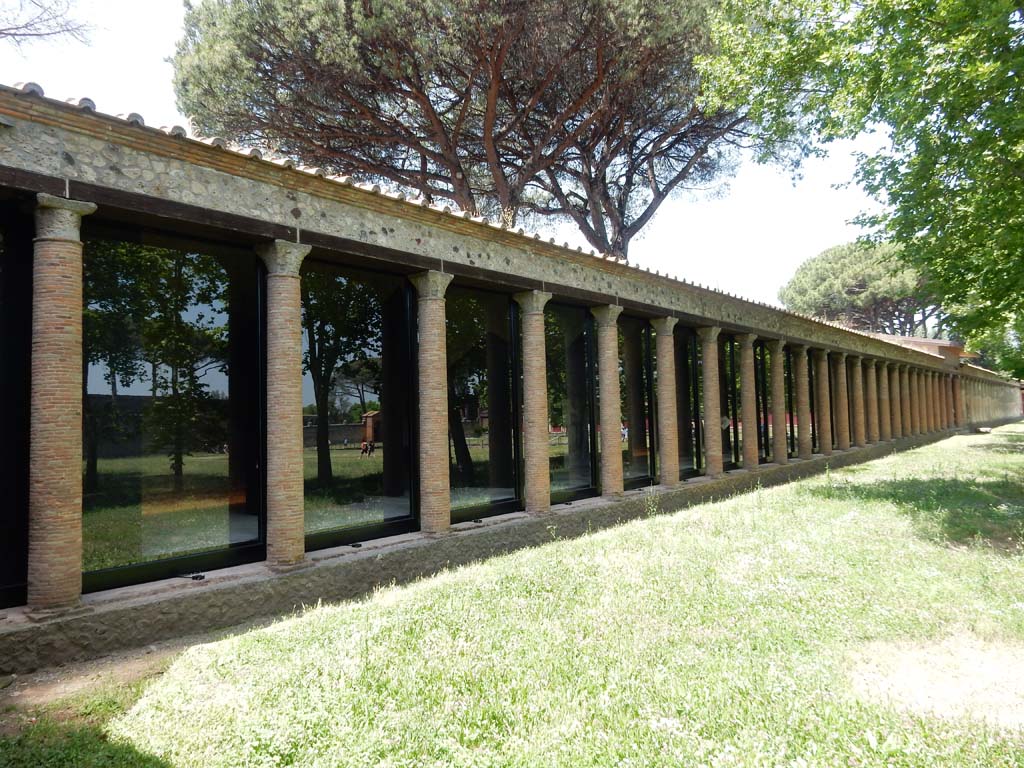 II.7.1 Pompeii. June 2019. Looking north towards II.7.9, on right, along west side. Photo courtesy of Buzz Ferebee.