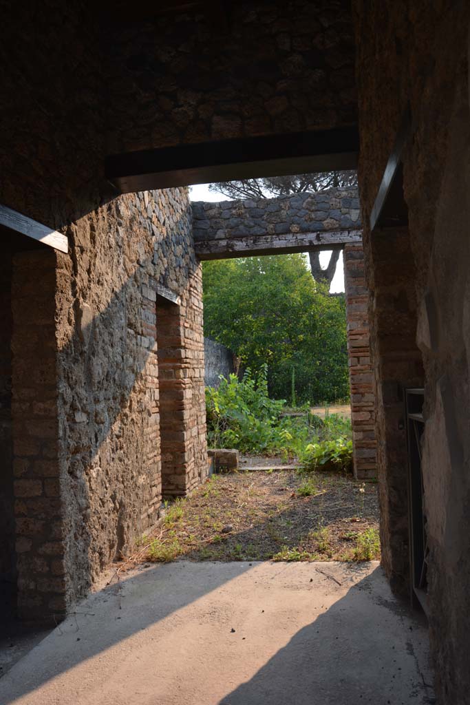 II.8.2/3 Pompeii. July 2017. 
Looking north-east from entrance doorway, with doorway into II.8.3, on left, and room at its rear. 
Foto Annette Haug, ERC Grant 681269 D�COR.
