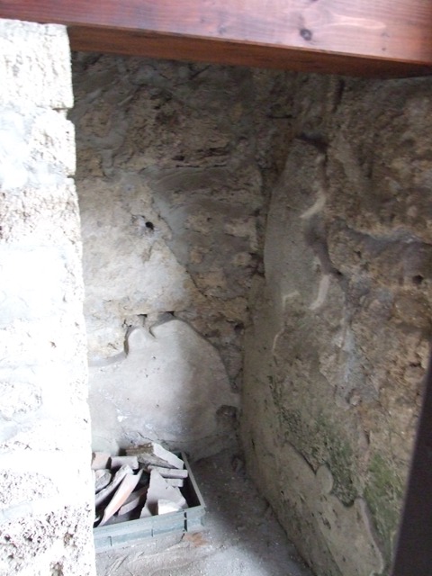 II.9.2 Pompeii.  December 2007.  Rear room.