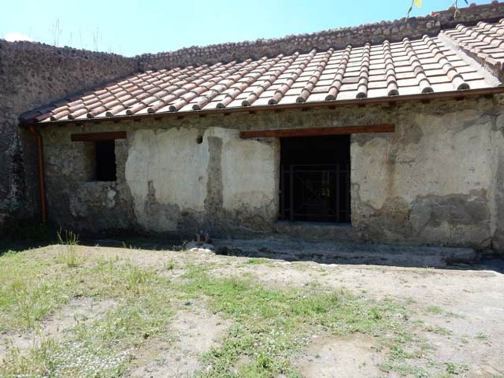 II.9.4 Pompeii. May 2018. 
Looking towards west wall from garden area 9, window from room 14 (II.9.3) and window to room 8. Photo courtesy of Buzz Ferebee.

  
